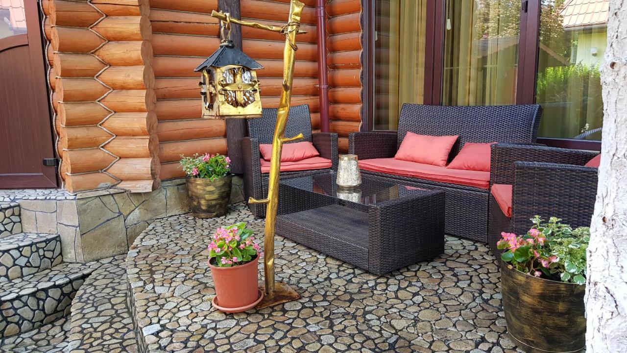 Luxury Apartments With Pool And Sauna In The Villa 체르니우치 외부 사진