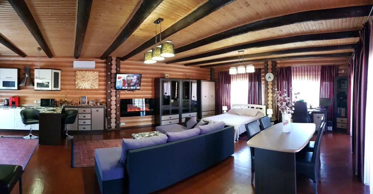 Luxury Apartments With Pool And Sauna In The Villa 체르니우치 외부 사진