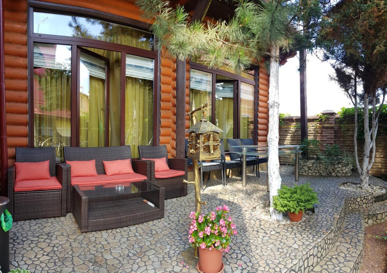 Luxury Apartments With Pool And Sauna In The Villa 체르니우치 외부 사진