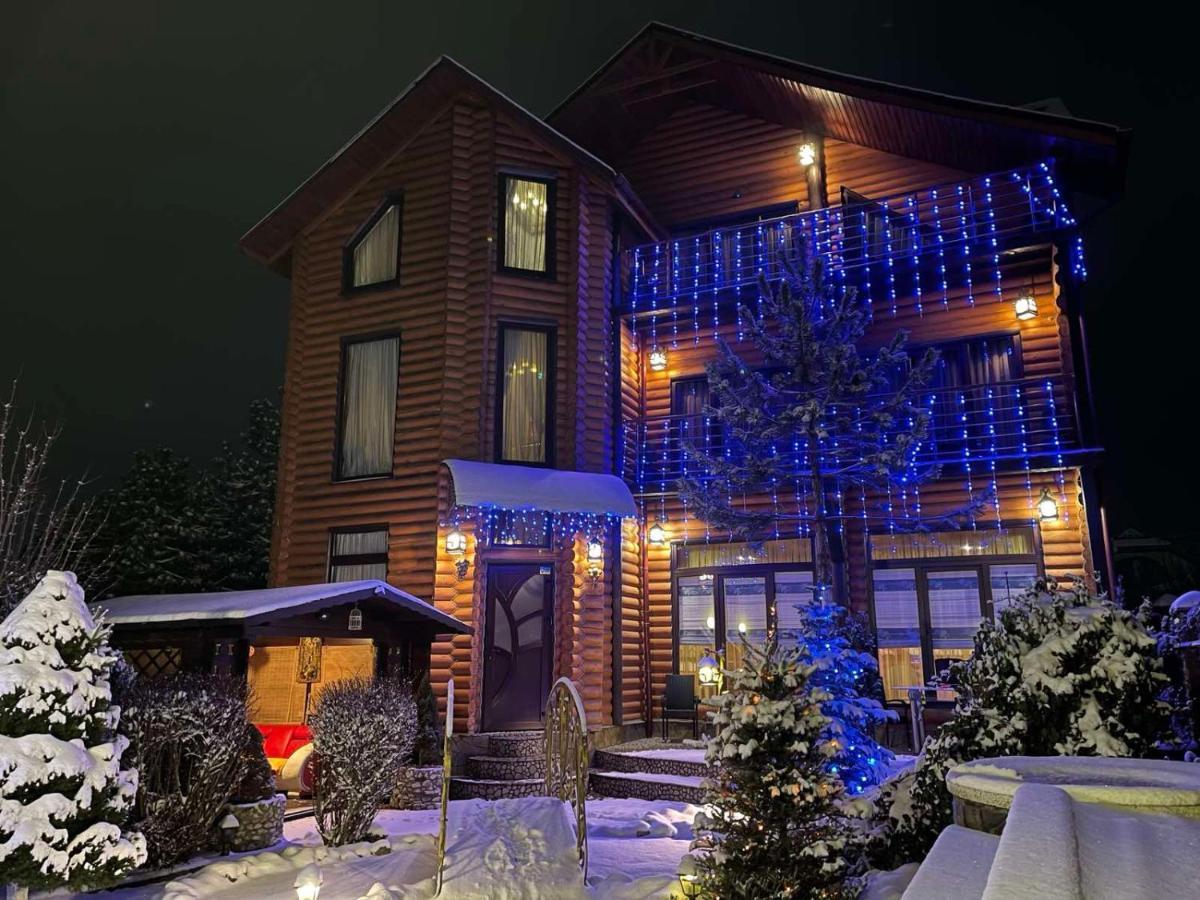 Luxury Apartments With Pool And Sauna In The Villa 체르니우치 외부 사진